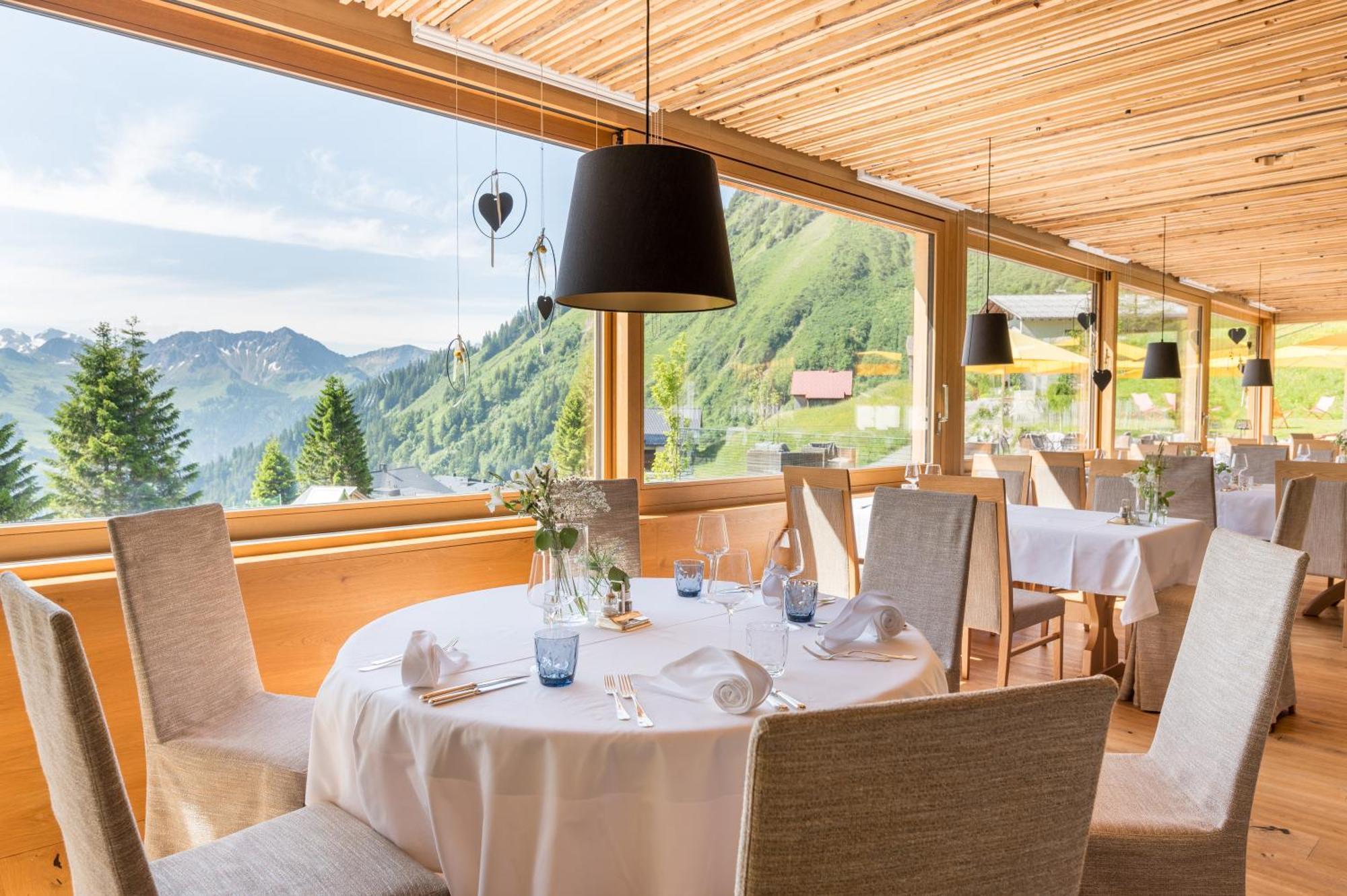 Alpenresort Walsertal Дамулс Екстериор снимка